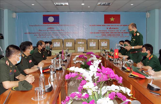 Lao receives COVID-19 prevention support from Vietnamese Defence Ministry